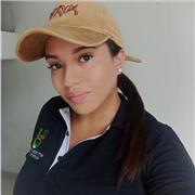 Soy profesional en el área de la salud,pero también hago refuerzos con niños de primaria. Soy muy dinámica y paciente al momento de enseñar